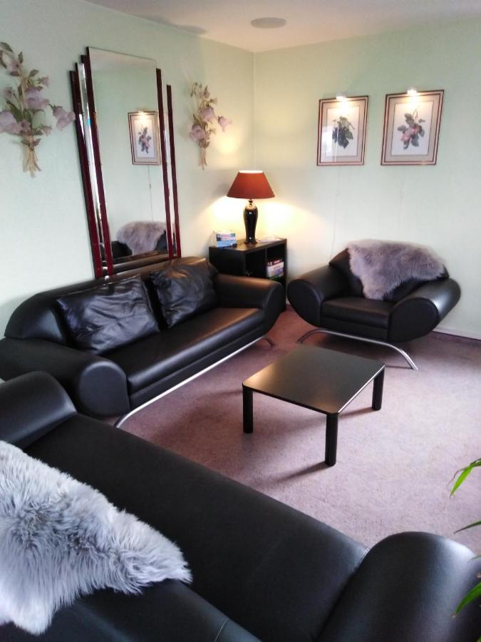 Landhaus Edelweiss Bed&Breakfast - Adults Only 伦斯泰希地区诺伊斯塔特 外观 照片
