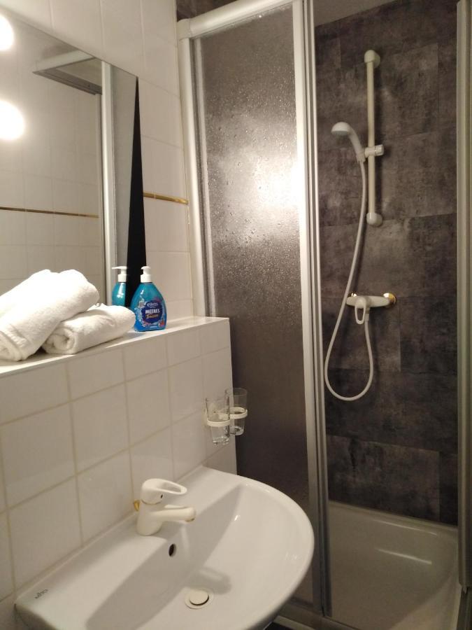 Landhaus Edelweiss Bed&Breakfast - Adults Only 伦斯泰希地区诺伊斯塔特 外观 照片