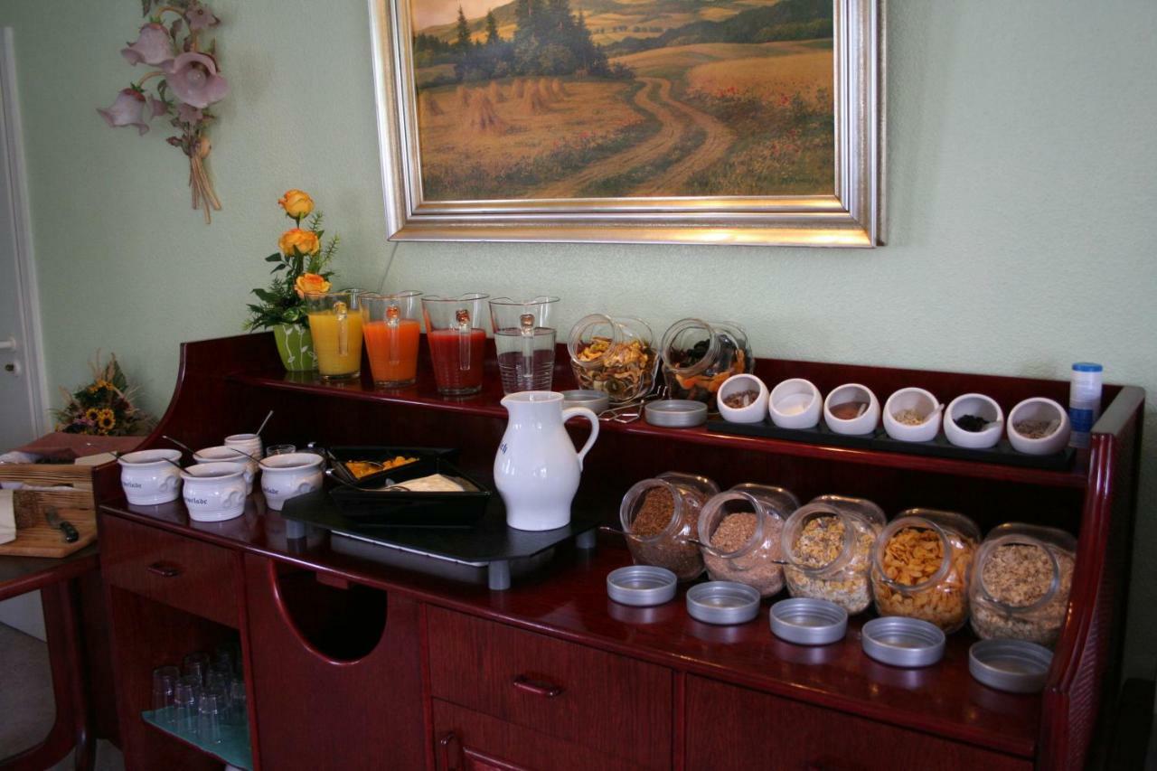 Landhaus Edelweiss Bed&Breakfast - Adults Only 伦斯泰希地区诺伊斯塔特 外观 照片