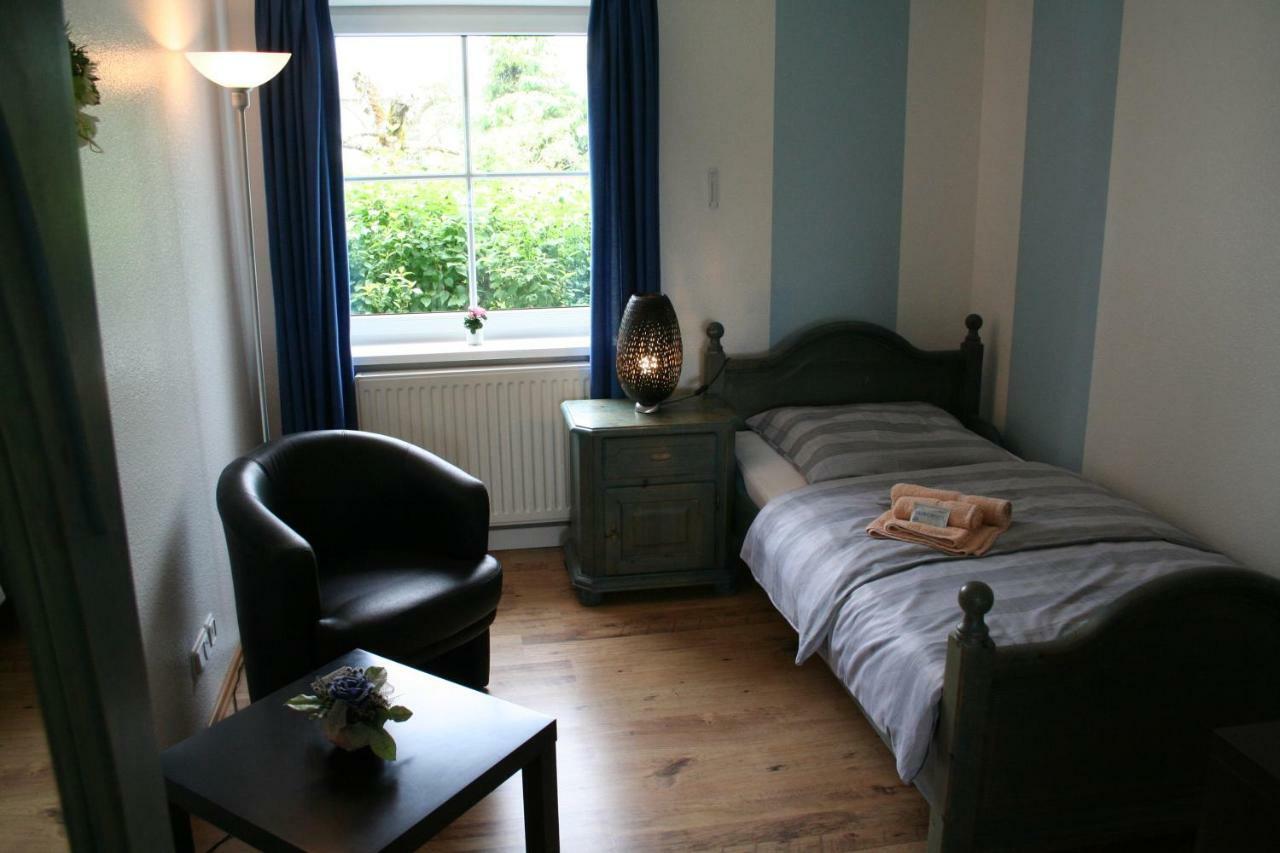 Landhaus Edelweiss Bed&Breakfast - Adults Only 伦斯泰希地区诺伊斯塔特 外观 照片
