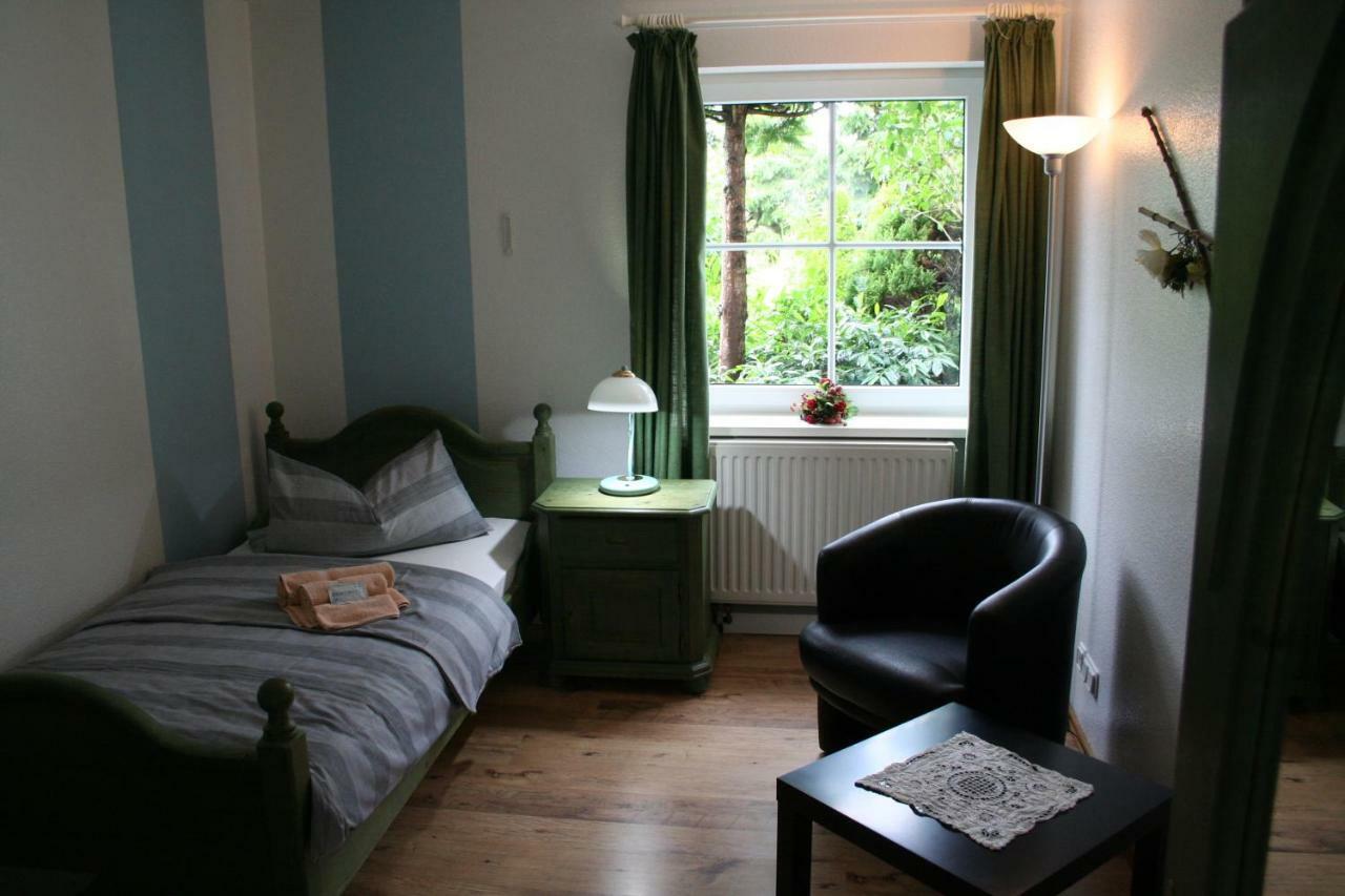 Landhaus Edelweiss Bed&Breakfast - Adults Only 伦斯泰希地区诺伊斯塔特 外观 照片