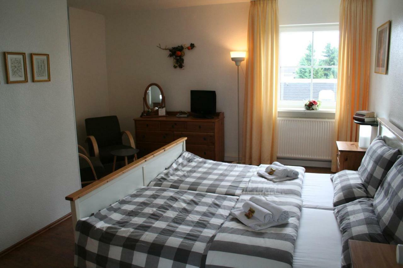 Landhaus Edelweiss Bed&Breakfast - Adults Only 伦斯泰希地区诺伊斯塔特 外观 照片