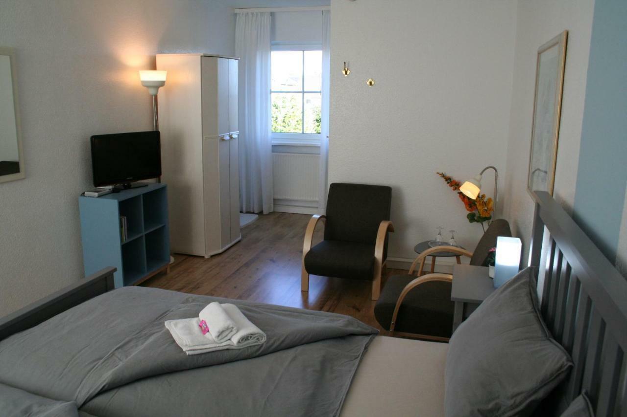 Landhaus Edelweiss Bed&Breakfast - Adults Only 伦斯泰希地区诺伊斯塔特 外观 照片