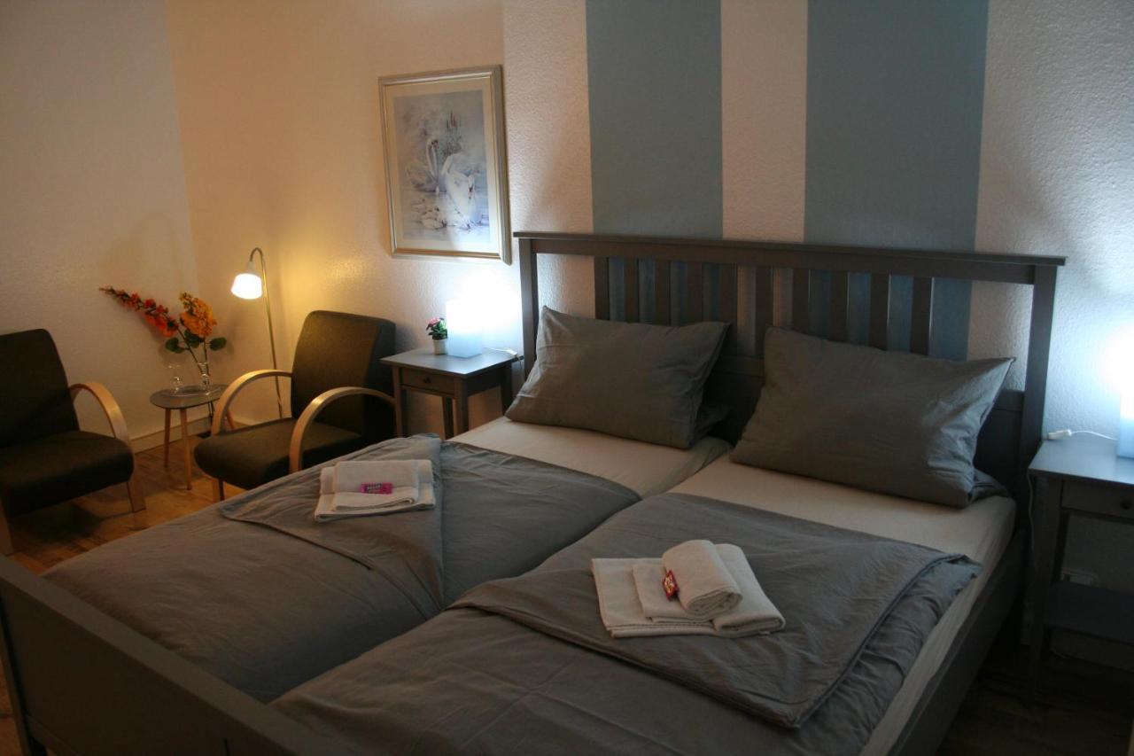 Landhaus Edelweiss Bed&Breakfast - Adults Only 伦斯泰希地区诺伊斯塔特 外观 照片